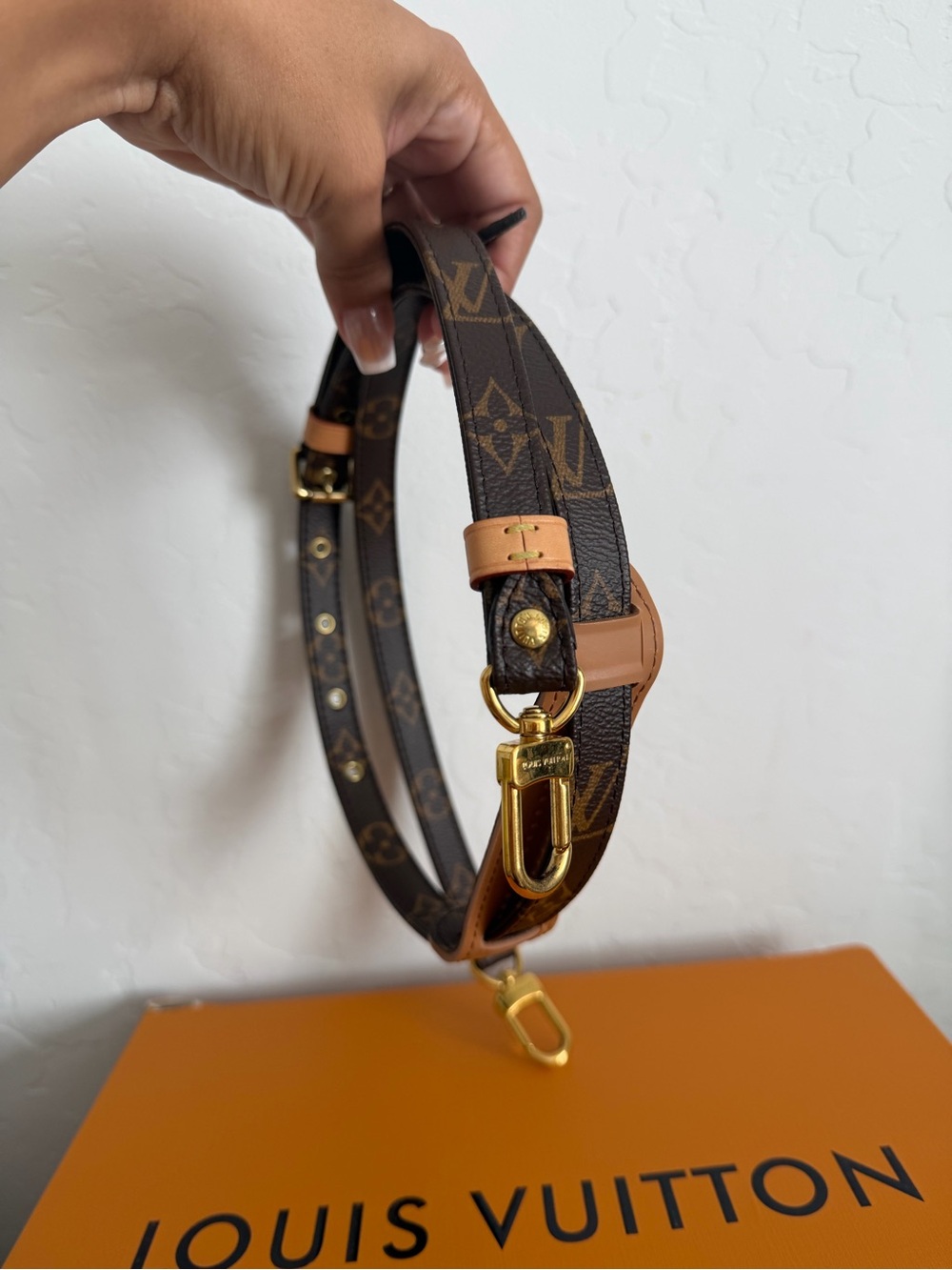 LOUIS VUITTON
Monogram Adjustable Shoulder Strap - Picture 2 of 2